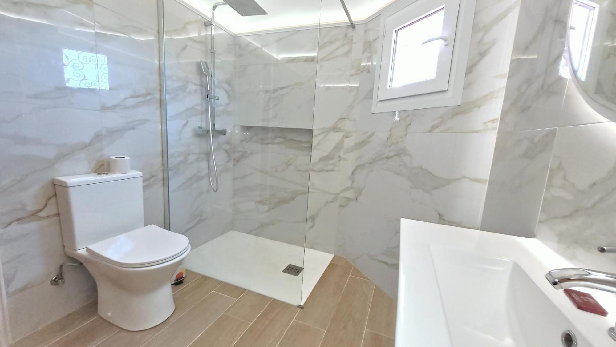 Walking Distance To The Centre - Snooker Table - Private Pool - 5 Bedrooms Quarteira Exterior foto