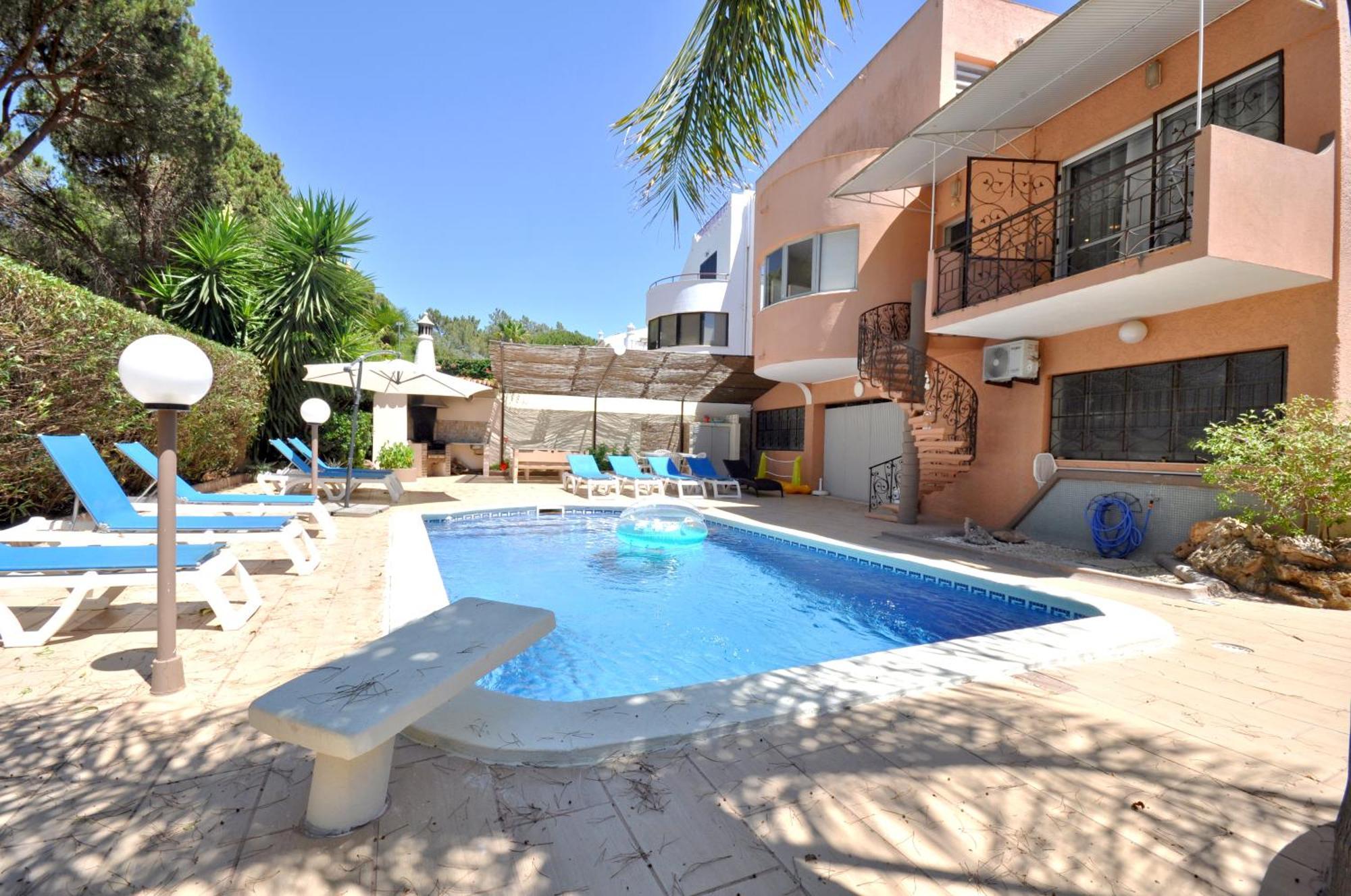 Walking Distance To The Centre - Snooker Table - Private Pool - 5 Bedrooms Quarteira Exterior foto
